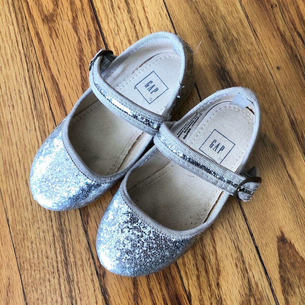 Shoes - Picture 2 of 4